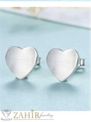  Романтични 1,5 см  обеци сърца от медицинска стомана , закопчаване на винт, не променят цвета си- O2808